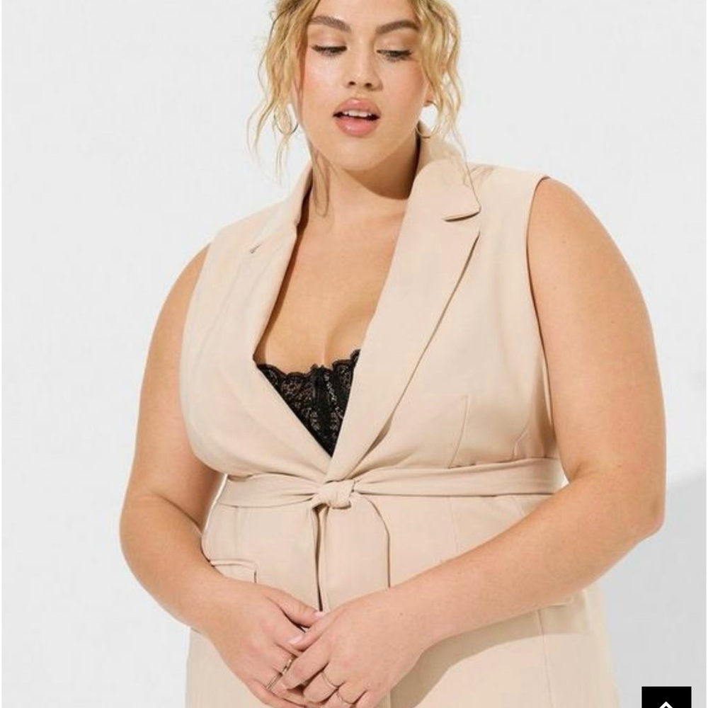 Say hello to lightweight perfect stretch, wrinkle resistance and style!!!